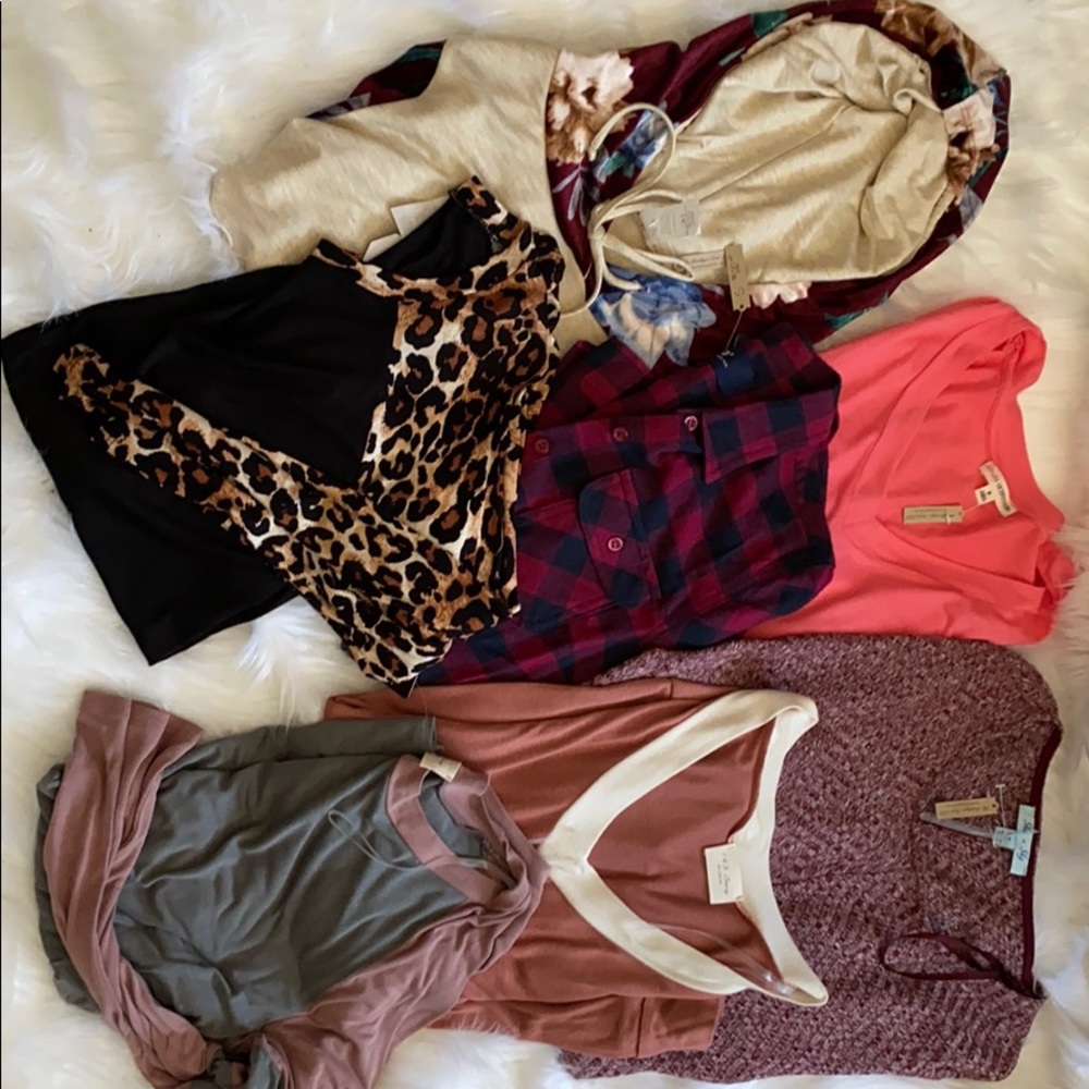 Lot of 7 women’s tops.
